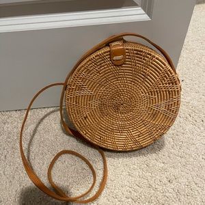 Basket crossbody bag